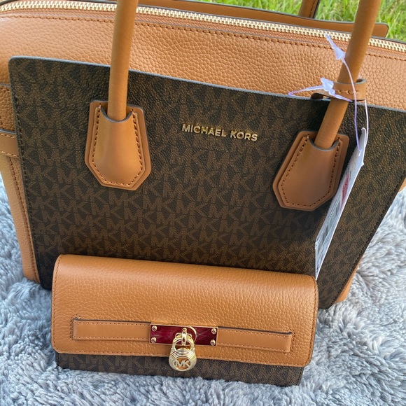 MICHAEL Michael Kors Handbags - New MICHAEL Kors Mercer Signature&matching wallet